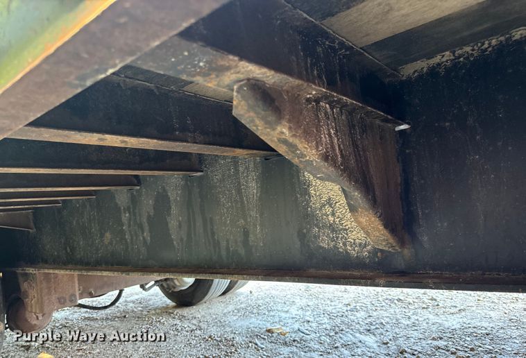 image for item OF9702 2006 Transcraft drop deck trailer