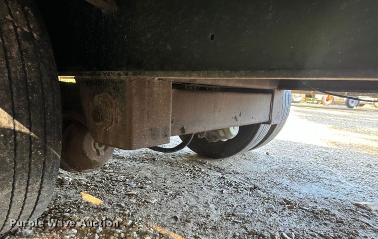 image for item OF9702 2006 Transcraft drop deck trailer