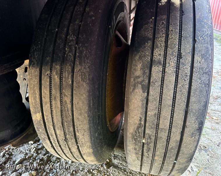 image for item OF9702 2006 Transcraft drop deck trailer