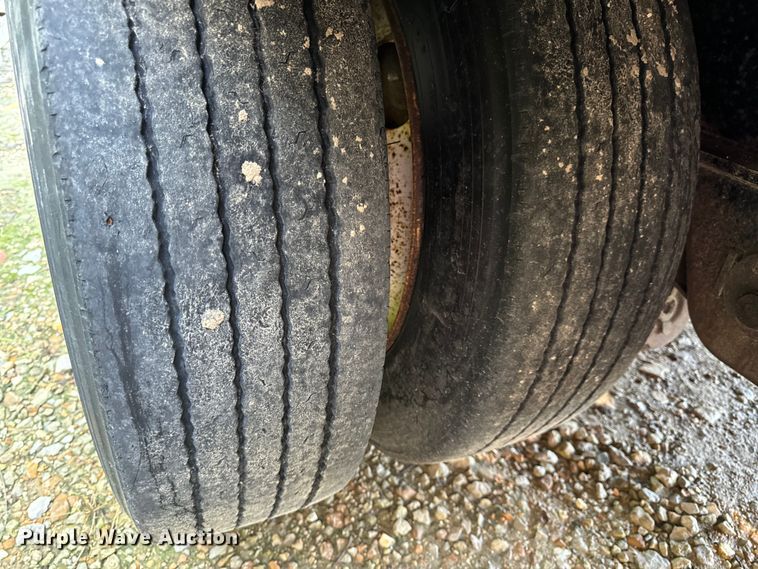 image for item OF9702 2006 Transcraft drop deck trailer