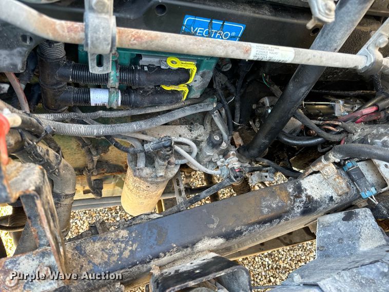 image for item OF9709 2007 Volvo VN semi truck