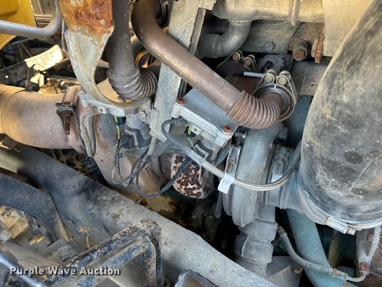 image for item OF9709 2007 Volvo VN semi truck