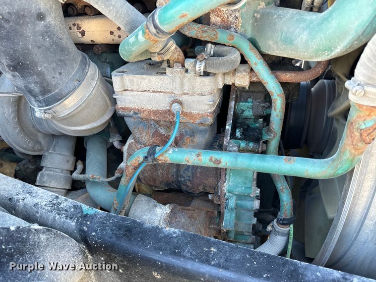 image for item OF9709 2007 Volvo VN semi truck