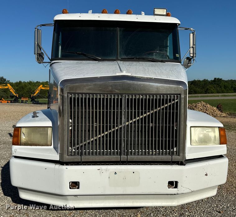 image for item OF9747 1988 White GMC WIA semi truck
