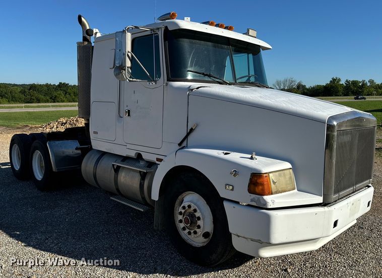 image for item OF9747 1988 White GMC WIA semi truck