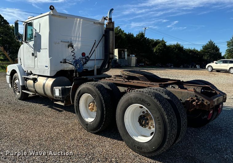 image for item OF9747 1988 White GMC WIA semi truck