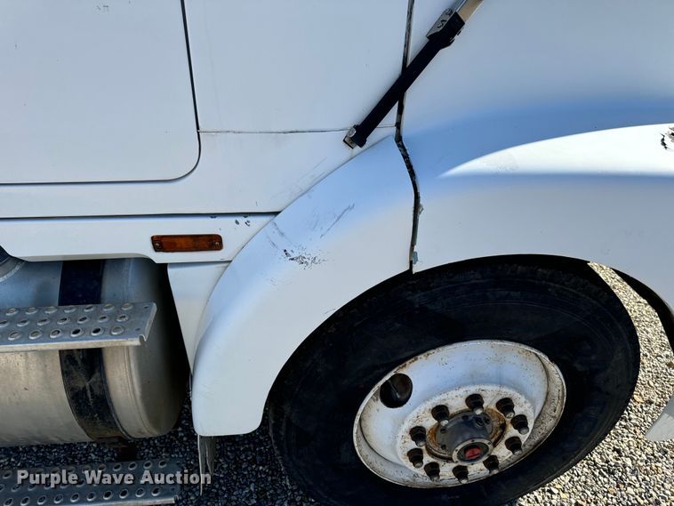 image for item OF9747 1988 White GMC WIA semi truck