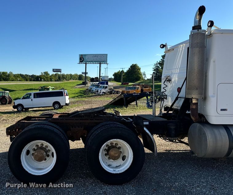 image for item OF9747 1988 White GMC WIA semi truck