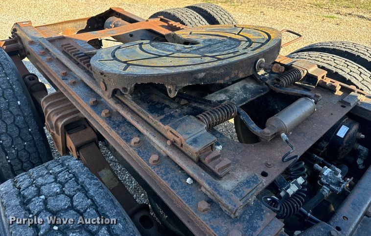 image for item OF9747 1988 White GMC WIA semi truck