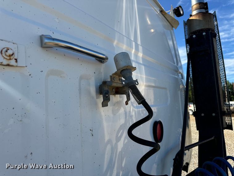 image for item OF9747 1988 White GMC WIA semi truck