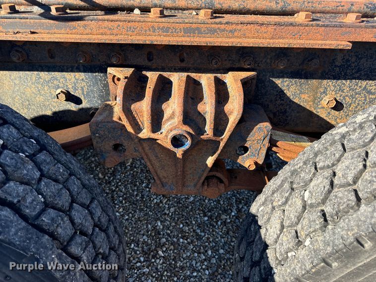 image for item OF9747 1988 White GMC WIA semi truck