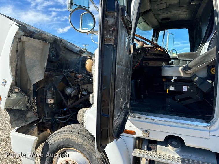 image for item OF9747 1988 White GMC WIA semi truck