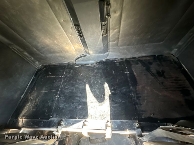 image for item OF9747 1988 White GMC WIA semi truck