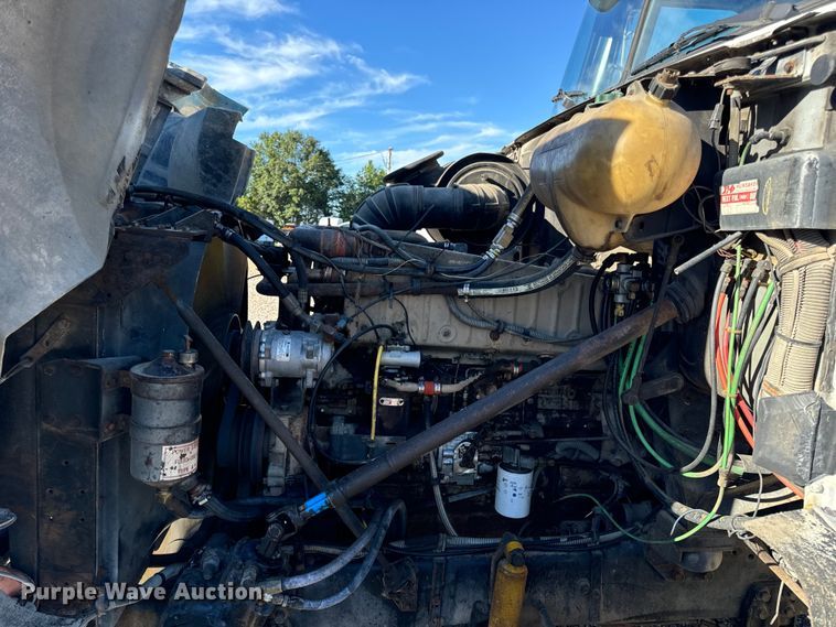 image for item OF9747 1988 White GMC WIA semi truck