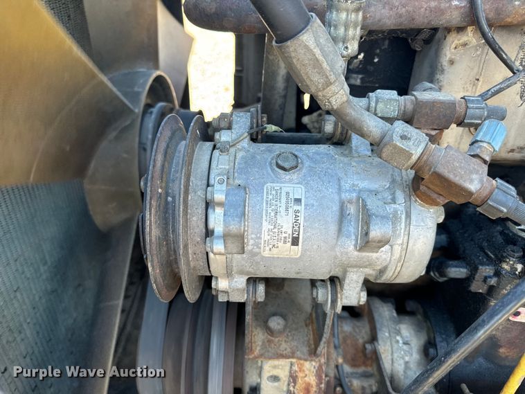 image for item OF9747 1988 White GMC WIA semi truck