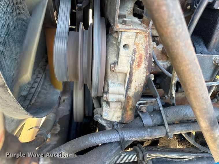 image for item OF9747 1988 White GMC WIA semi truck