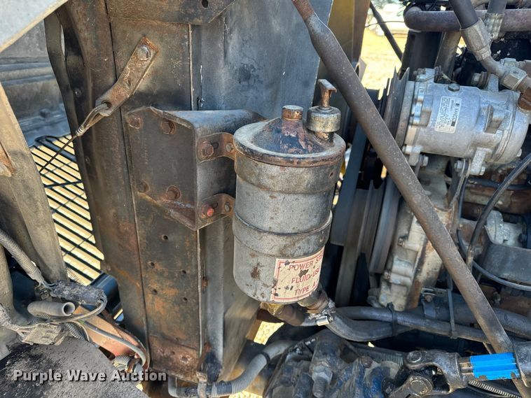 image for item OF9747 1988 White GMC WIA semi truck