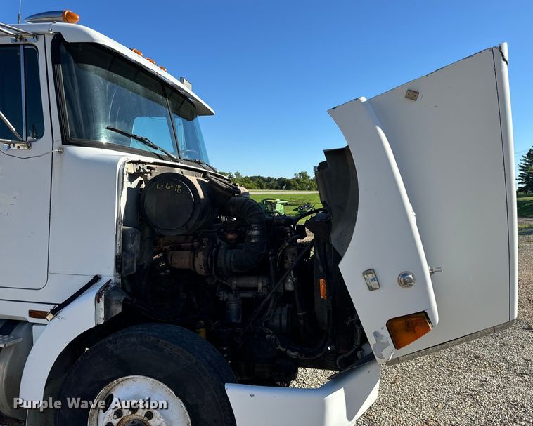 image for item OF9747 1988 White GMC WIA semi truck