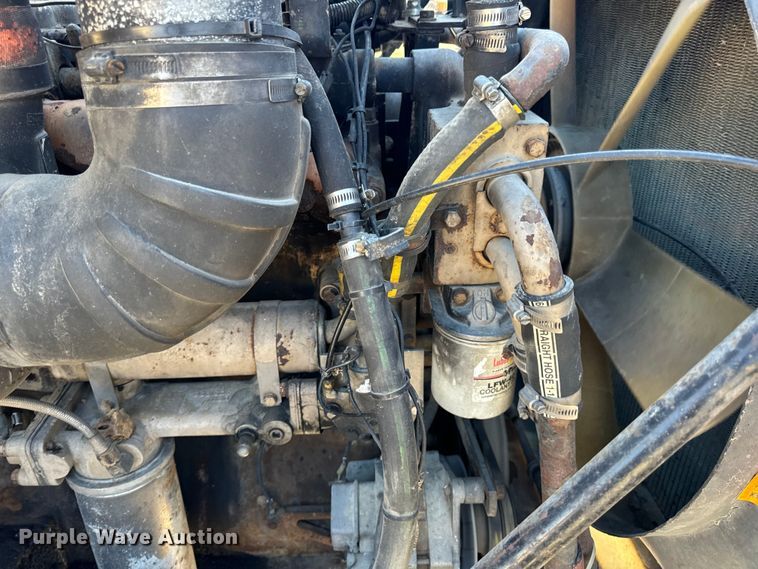 image for item OF9747 1988 White GMC WIA semi truck