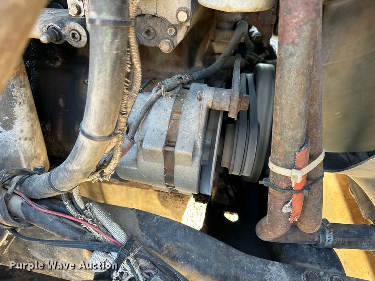 image for item OF9747 1988 White GMC WIA semi truck