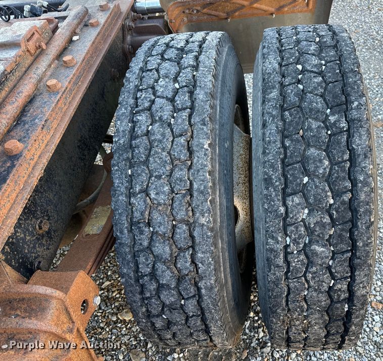 image for item OF9747 1988 White GMC WIA semi truck