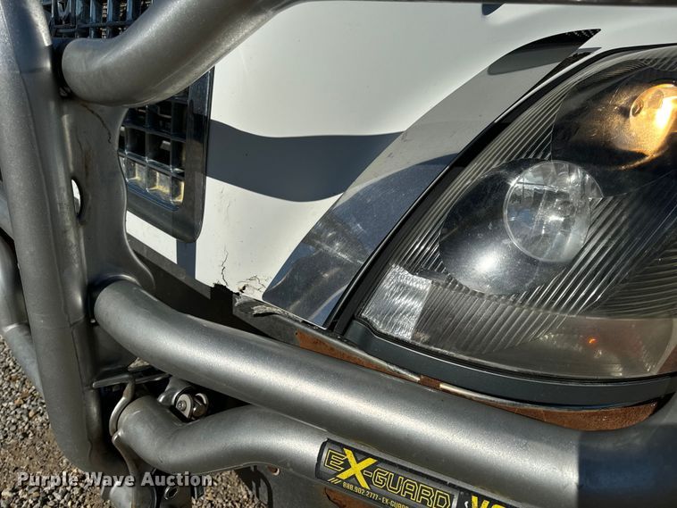 image for item OF9748 2008 Volvo VN semi truck