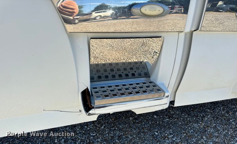 image for item OF9748 2008 Volvo VN semi truck