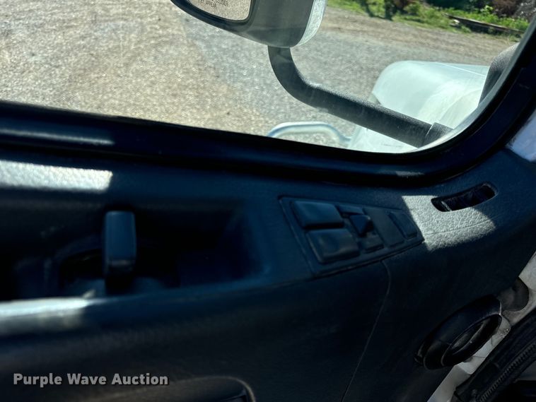 image for item OF9748 2008 Volvo VN semi truck