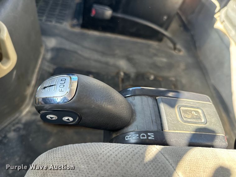 image for item OF9748 2008 Volvo VN semi truck