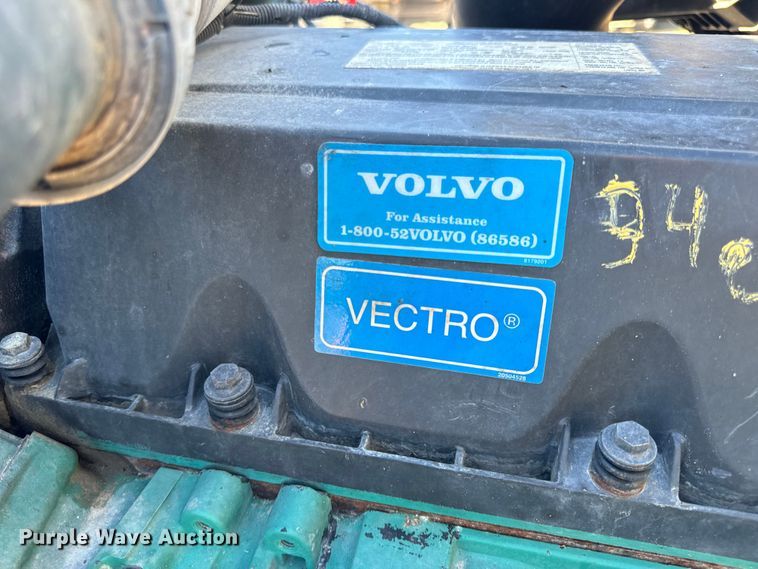 image for item OF9748 2008 Volvo VN semi truck