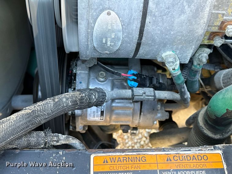 image for item OF9748 2008 Volvo VN semi truck