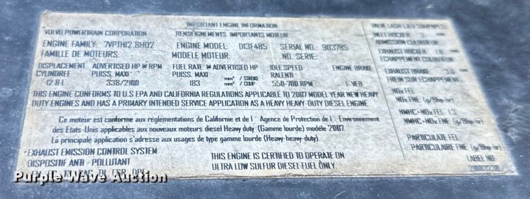 image for item OF9748 2008 Volvo VN semi truck