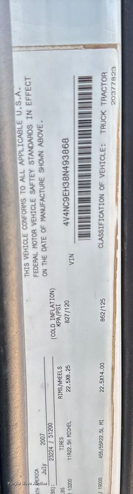 image for item OF9748 2008 Volvo VN semi truck