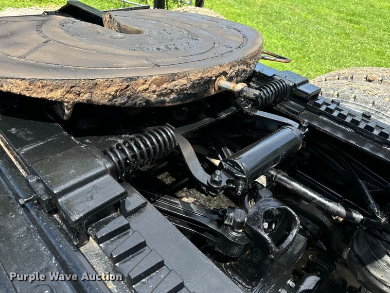 image for item OF9755 2003 Kenworth T800 semi truck