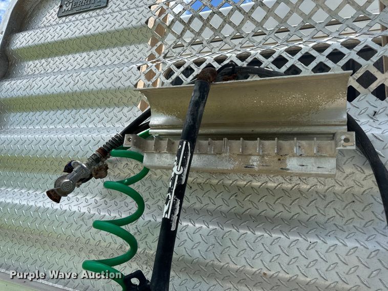 image for item OF9755 2003 Kenworth T800 semi truck