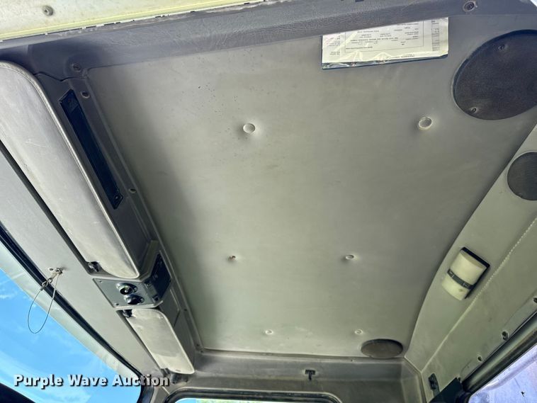 image for item OF9755 2003 Kenworth T800 semi truck