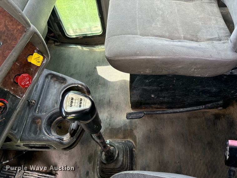 image for item OF9755 2003 Kenworth T800 semi truck