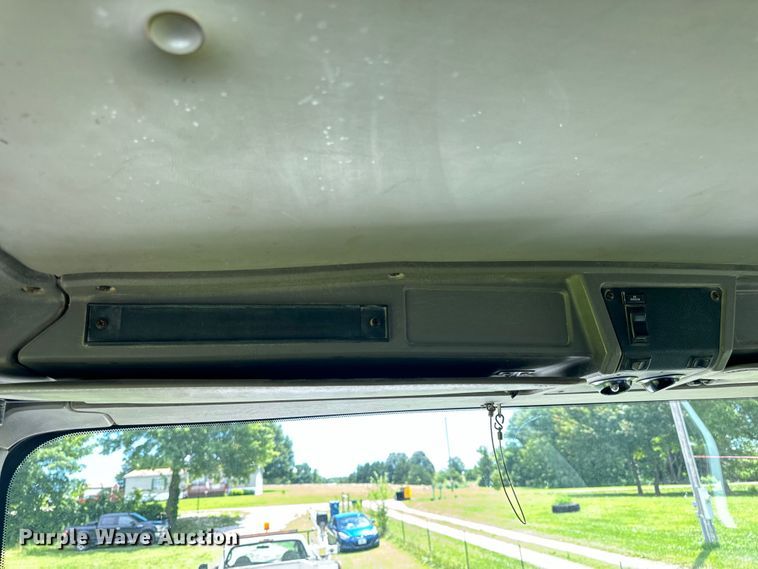 image for item OF9755 2003 Kenworth T800 semi truck