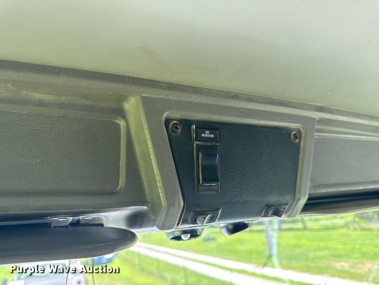 image for item OF9755 2003 Kenworth T800 semi truck