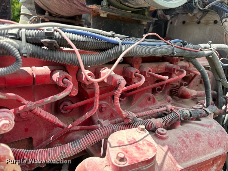 image for item OF9755 2003 Kenworth T800 semi truck