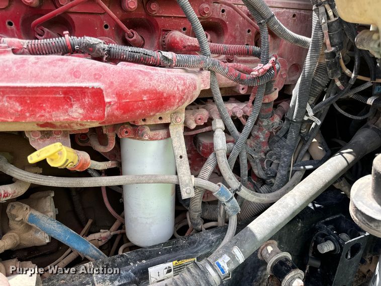 image for item OF9755 2003 Kenworth T800 semi truck