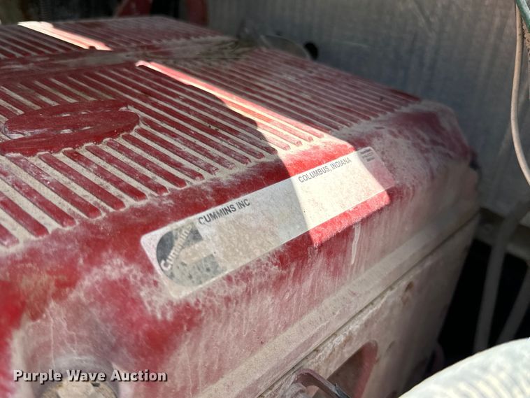 image for item OF9755 2003 Kenworth T800 semi truck