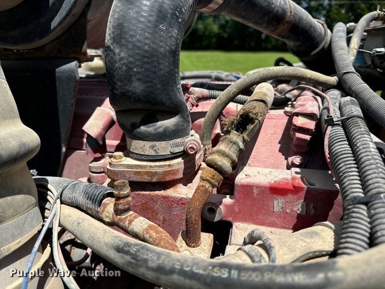 image for item OF9755 2003 Kenworth T800 semi truck