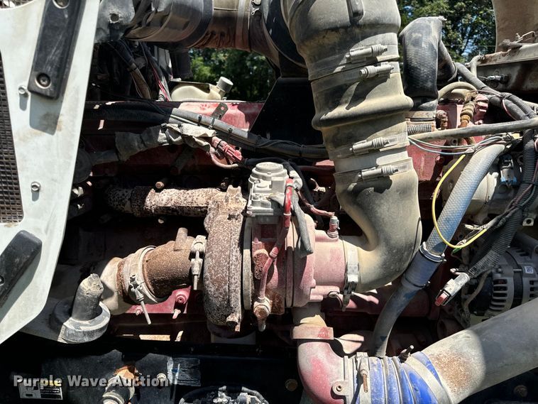 image for item OF9755 2003 Kenworth T800 semi truck