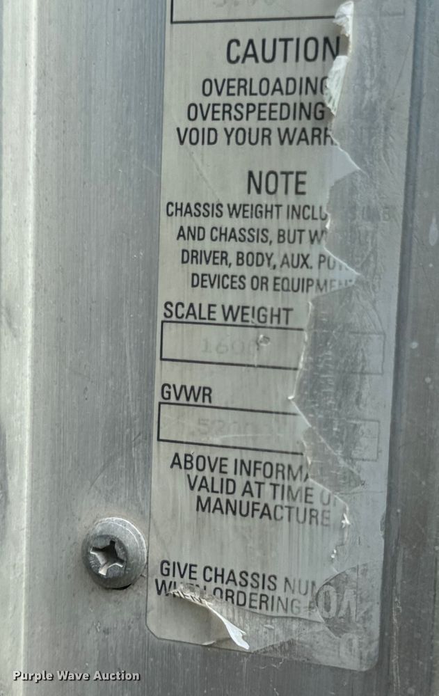 image for item OF9755 2003 Kenworth T800 semi truck