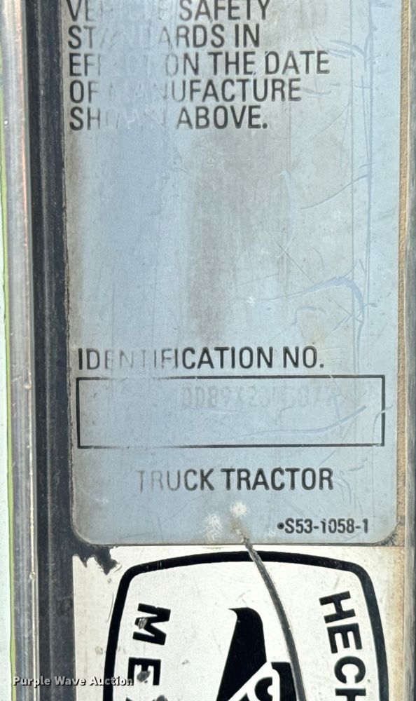 image for item OF9755 2003 Kenworth T800 semi truck