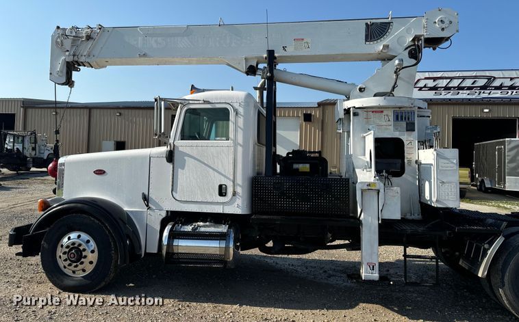 image for item OF9781 2005 Peterbilt 357 crane truck
