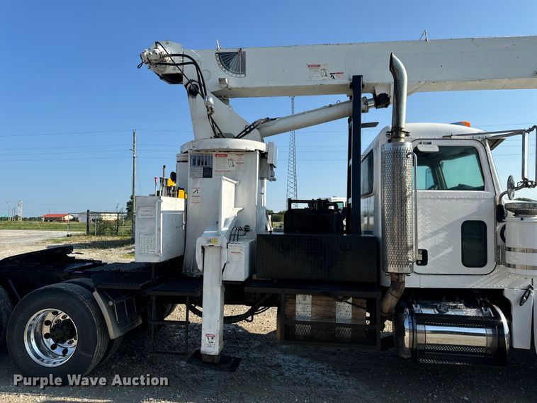 image for item OF9781 2005 Peterbilt 357 crane truck
