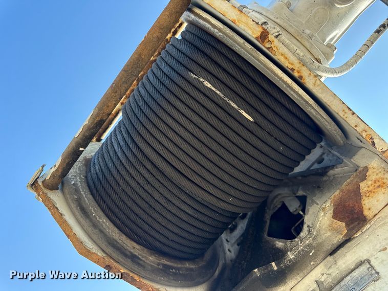 image for item OF9781 2005 Peterbilt 357 crane truck