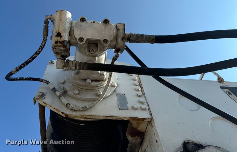 image for item OF9781 2005 Peterbilt 357 crane truck